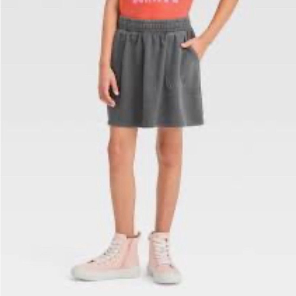 NWT Cat & Jack girl’s French Terry Skort size M(8)